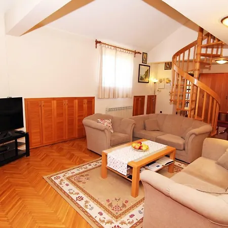 Apartman Nobles 4**** Belgrád